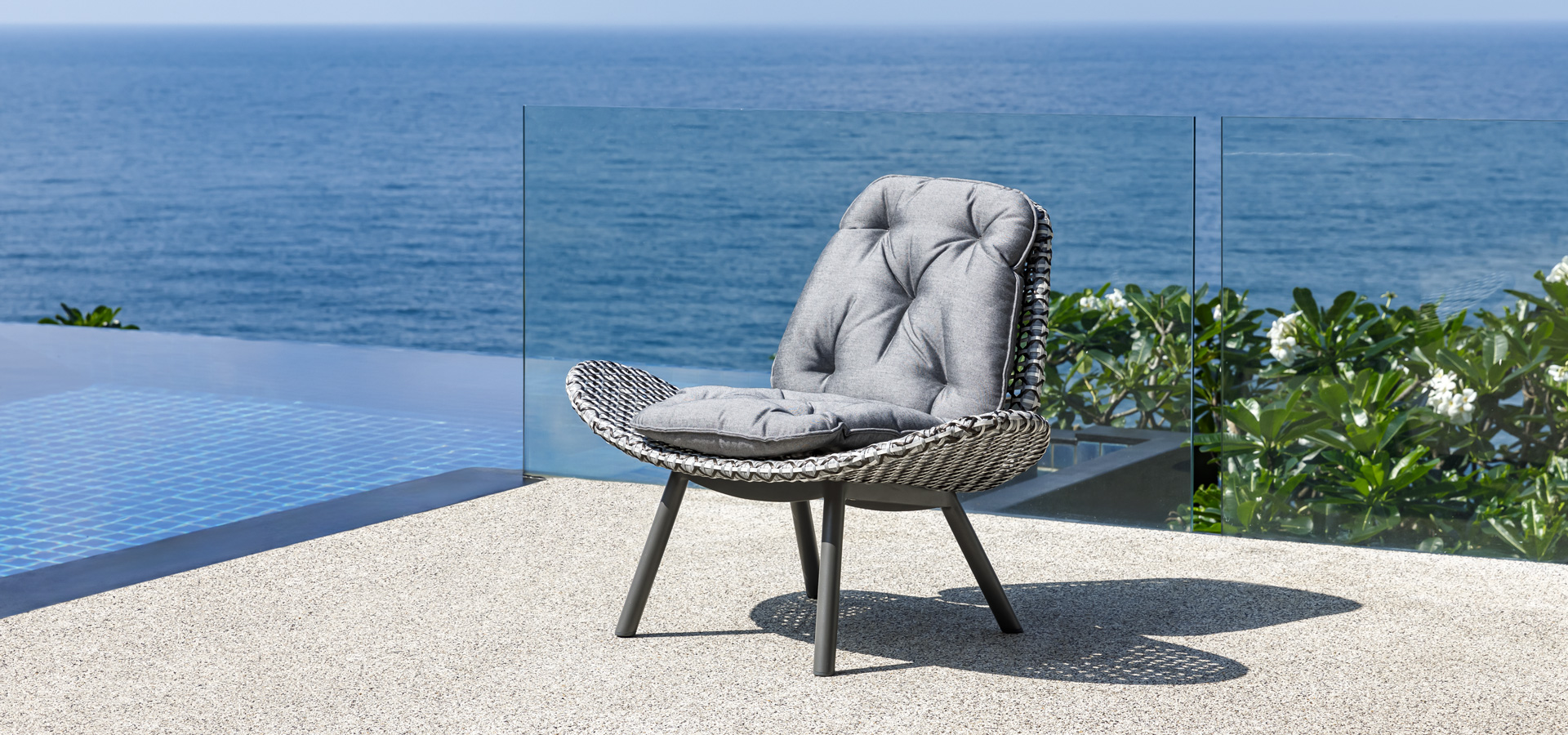 ohmm-wings-outdoor-lounge-accent-chair